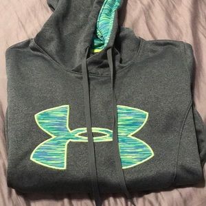 Under Armour sweatshirt~